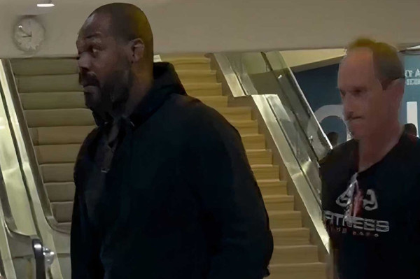 Viral Jon jones ditabrak dari Belakang, Juara Kelas Berat UFC Buru Pelaku