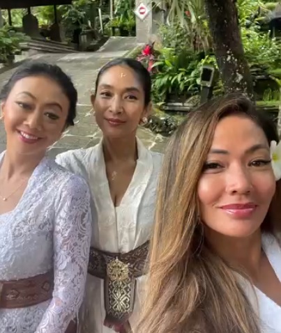 3 Fakta Asri Welas Ikuti Upacara Melukat di Bali, Merasa Lebih Tenang