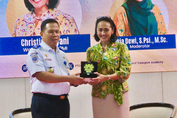 Wamen Christina Bidik CPMI Isi Kebutuhan Sektor Transportasi Global