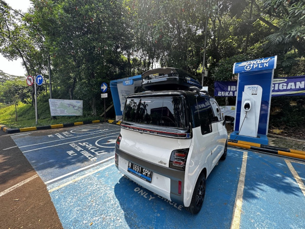Tenang Mudik Pakai Mobil Listrik, Ini Dia Lokasi SPKLU di Sepanjang Tol Trans Jawa!