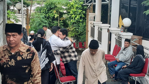 Suasana Rumah Duka Mat Solar Mulai Ramai Dipadati Pelayat