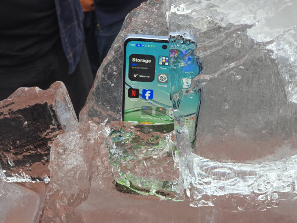 Uji Ekstrem Oppo A5 Pro: Tak Takut Air, Benturan, atau Suhu Ekstrem!