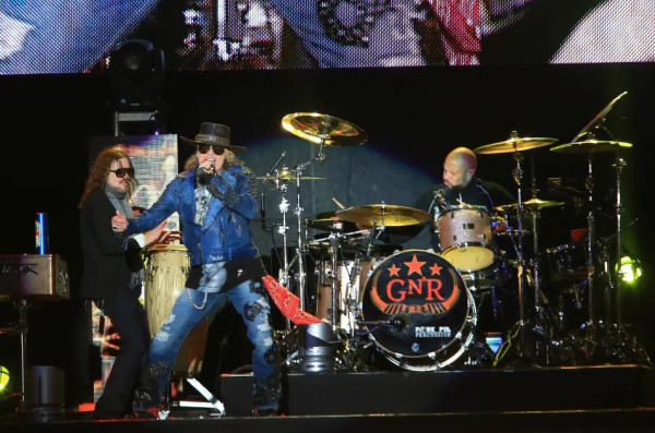 Frank Ferrer Keluar dari Guns N Roses setelah 19 Tahun Bermusik Bersama