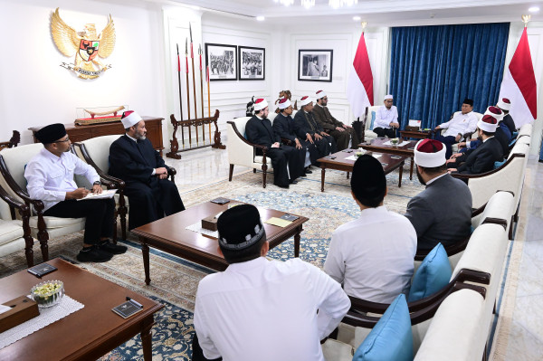 Momen Prabowo Bertemu Ustaz Adi Hidayat dan Perwakilan Al Azhar Kairo