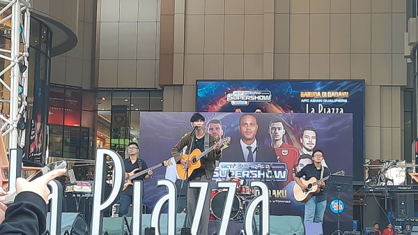 Danar Widianto Hangatkan Nobar Indonesia vs Bahrain, Jadi Teman Ngabuburit di La Piazza