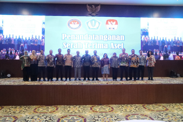 KPK Serahkan 4 Aset Rampasan Sebesar Rp3,7 Miliar ke LPSK