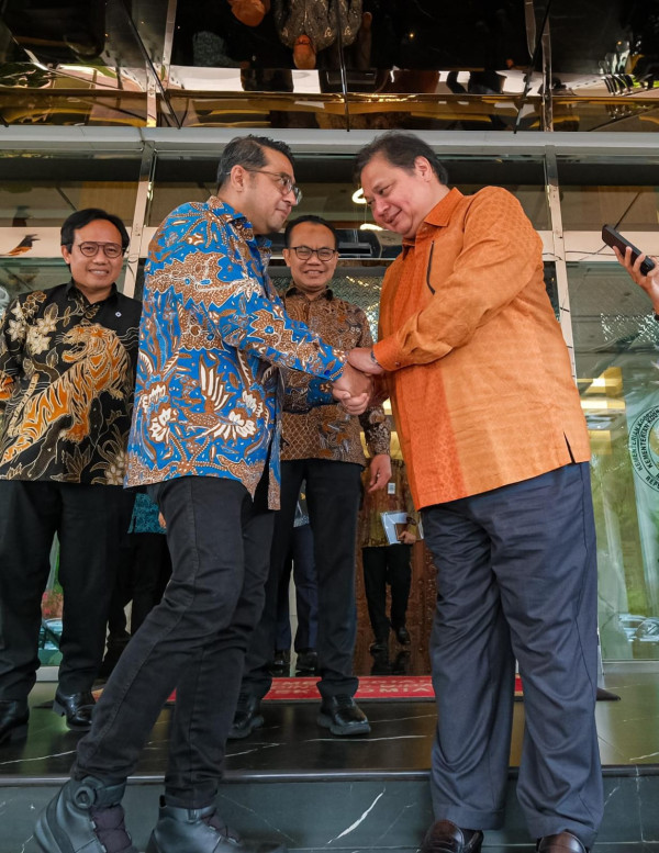 Menekraf Teuku Riefky Temui Menko Airlangga Bahas Ekraf