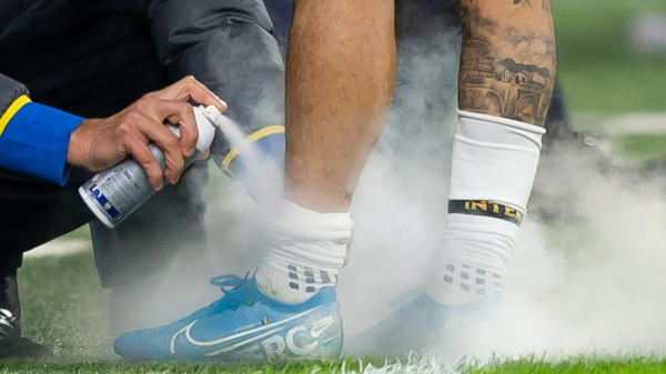 Mengenal Etil Klorida, Cairan Penahan Nyeri yang Sering Dipakai Pesepak Bola