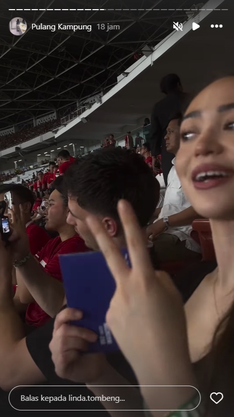 3 Potret Cantik Sarah, Kakak Mees Hilgers yang Nonton Timnas Indonesia Langsung di GBK