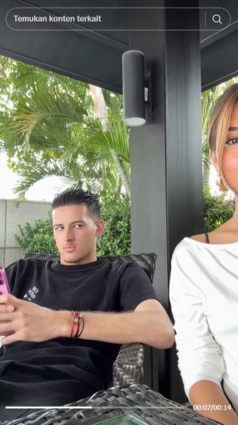 Profil Jennifer Coppen, Artis yang Dekat dengan Justin Hubner