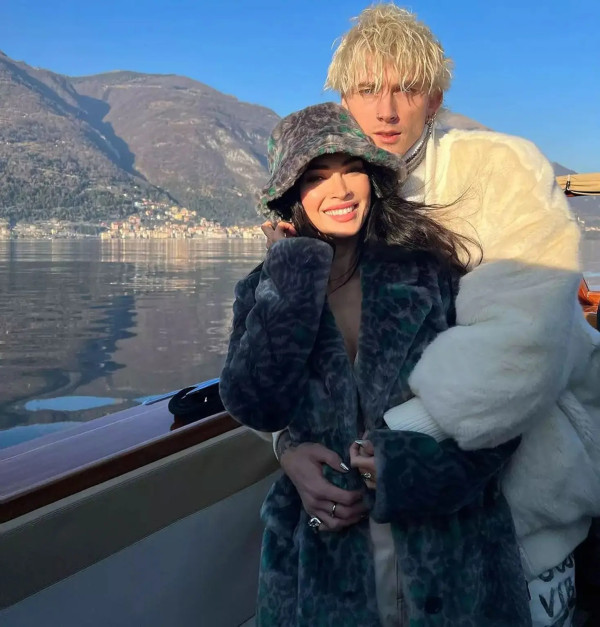 Megan Fox Melahirkan Anak Perempuan Buah Cinta dengan Machine Gun Kelly