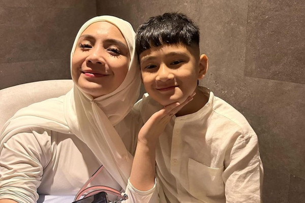 Nagita Slavina Menangis Minta Maaf ke Rafathar Gegara Terlahir sebagai Anak Artis