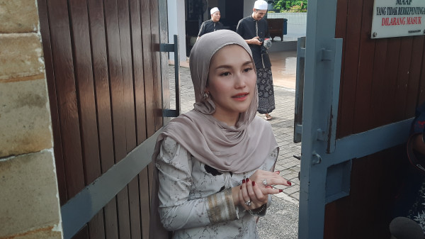 Lebaran 2025, Ayu Ting Ting Bersyukur Pekerjaan Lancar dan Rezeki Berlimpah