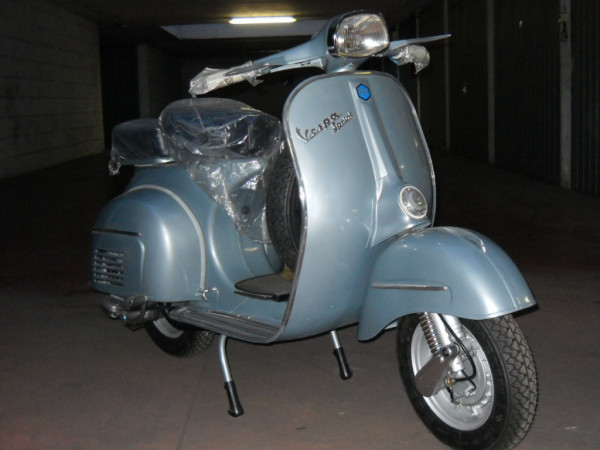 Sejarah Vespa Sprint Skuter Italia Paling Diburu di Indonesia