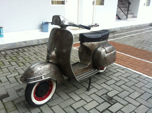Sejarah Vespa Sprint Skuter Italia Paling Diburu di Indonesia