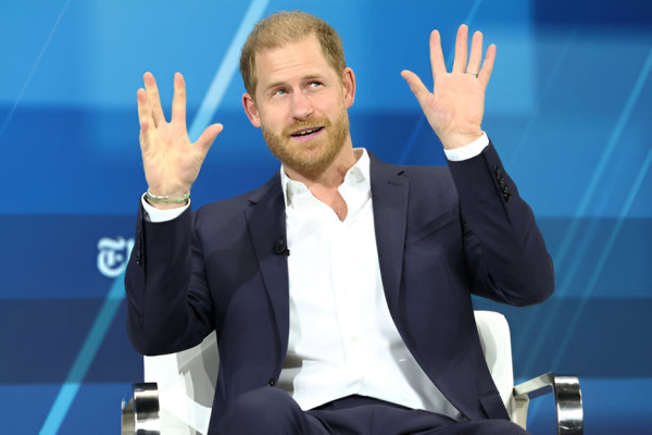 Pangeran Harry Menyesal Meninggalkan Keluarga Kerajaan demi Meghan Markle