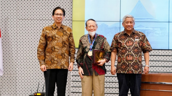 Ayah Maia Estianty Ternyata Mantan Rektor ITS dan Arsitek Legendaris, Ini Profilnya