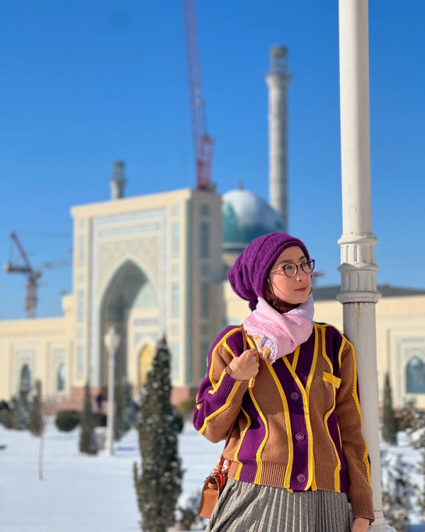 Profil Desy Ratnasari, Jadi Sorotan Saat Diimami Salat oleh Ruben Onsu