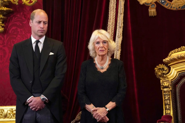Ratu Camilla Awasi Gerak-gerik Pangeran William, Takut Didepak dari Istana?