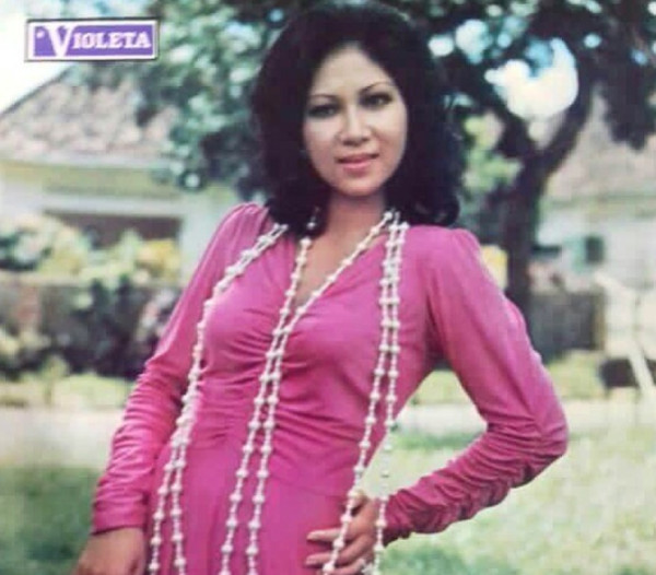 5 Potret Titiek Puspa dari Masa ke Masa, Tetap Cantik dan Awet Muda