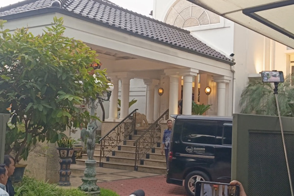 Detik-detik Jenazah Hotma Sitompul Diberangkatkan dari RSCM ke Rumah Duka di Cipete