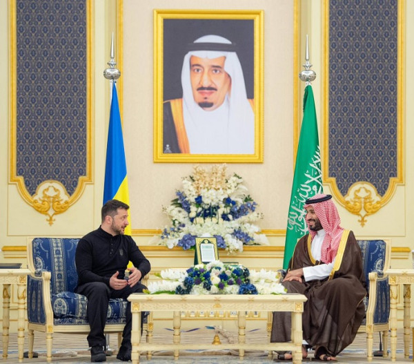 Arab Saudi Ubah Citra Jadi Mediator Krisis Global
