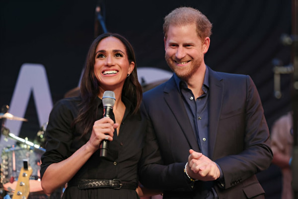 Pangeran Harry Klaim Dirinya dan Meghan Markle Dipaksa Mundur dari Keluarga Kerajaan
