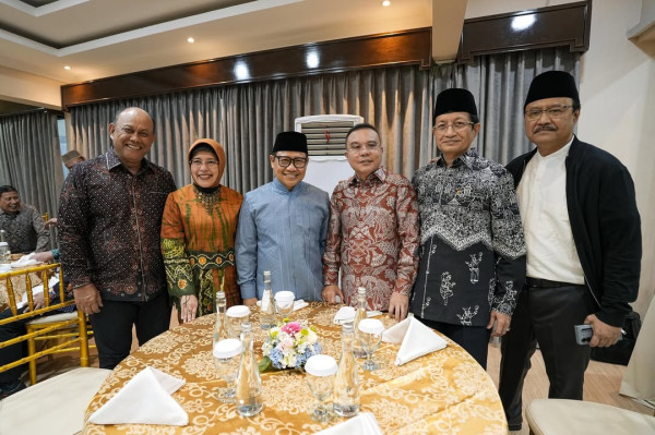 Kelakar Sufmi Dasco usai Halalbihalal di Rumah Dinas Cak Imin: Ini Bukan Matahari, Ini Bulan