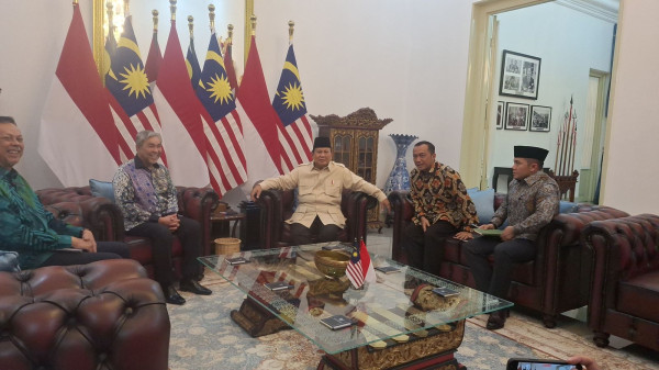 Prabowo Sambut Wakil Perdana Menteri Malaysia di Istana: Kawan Lama dari Masa Muda
