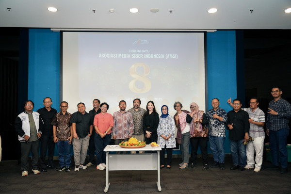 AMSI Syukuran HUT ke-8, Potong Tumpeng, Halalbihalal, hingga Diskusi Media