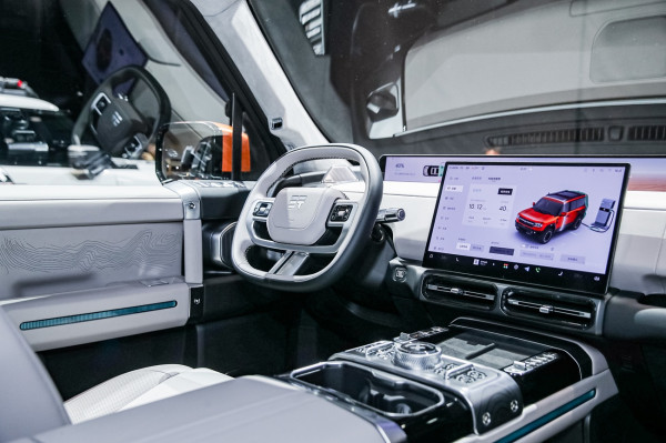 Terobosan Ganda Jetour: Sistem Super Hybrid Off-road dan Mobil Amfibi yang bisa Mengapung di Air!