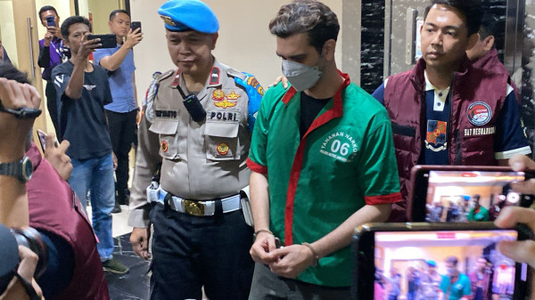 Polisi Tangkap Fachri Albar dengan Barang Bukti Kokain, Sabu, dan Ganja