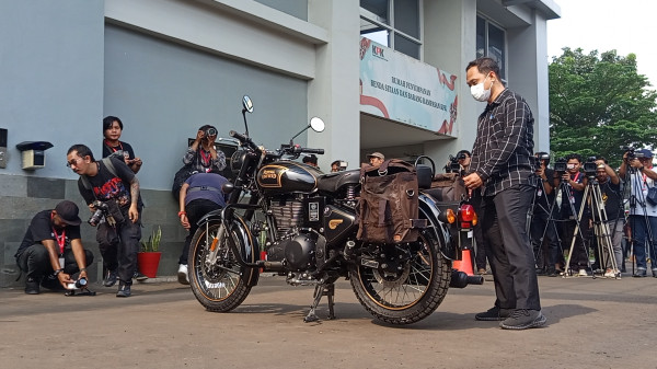 Warna Motor Royal Enfield Ridwan Kamil yang Disita KPK Beda dengan di LHKPN