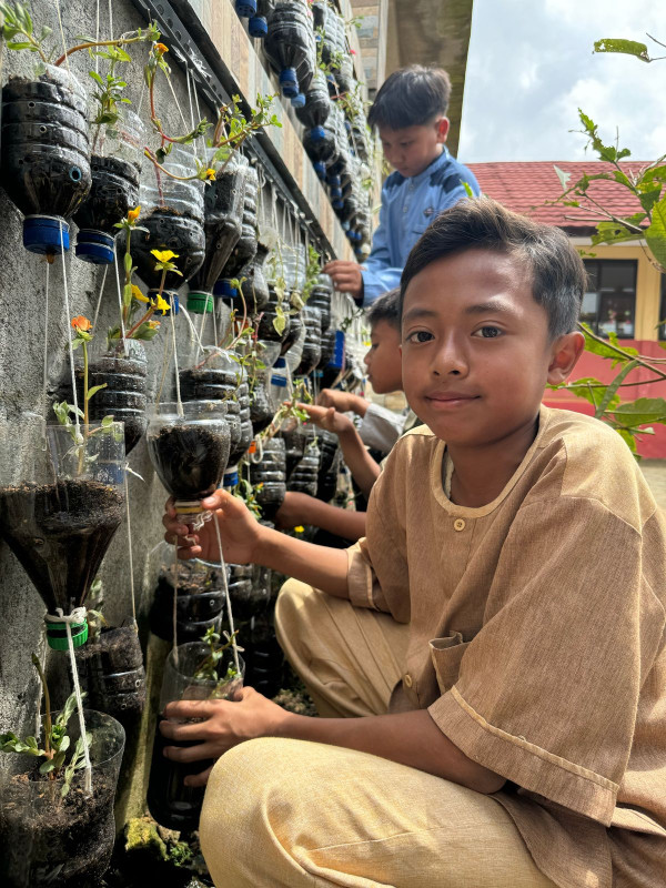 Program Green School MNC Peduli dan MNC Land di SDN Babakan Kencana Sukabumi Pengalaman Positif bagi Siswa