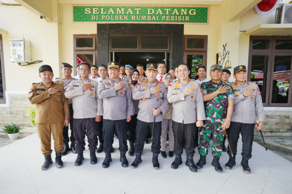 Kapolri Perwirakan Aiptu Jimmi Farma Polisi Pemilik Pesantren Gratis
