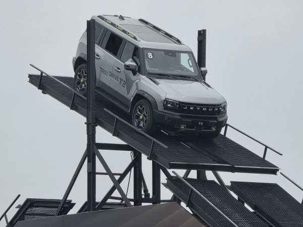 Perbandingan SUV Off-road Tampang Urban Jetour T2 dan Jetour T1 yang Akan Masuk Indonesia