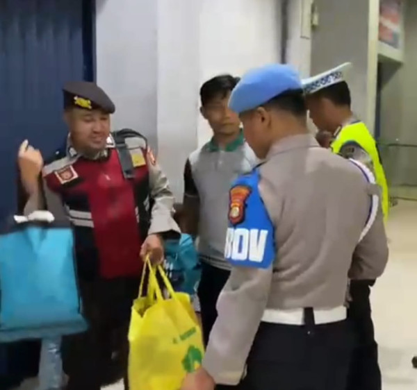 Gerak Cepat Polres Pelabuhan Tanjung Priok Bantu Keluarga Telantar Pulang ke Depok