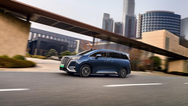 Denza Z Concept: Lahirnya Sang Predator Performa! Teknologi Suspensi Magnetik dan Steer-by-Wire Gemparkan Auto Shanghai 2025!