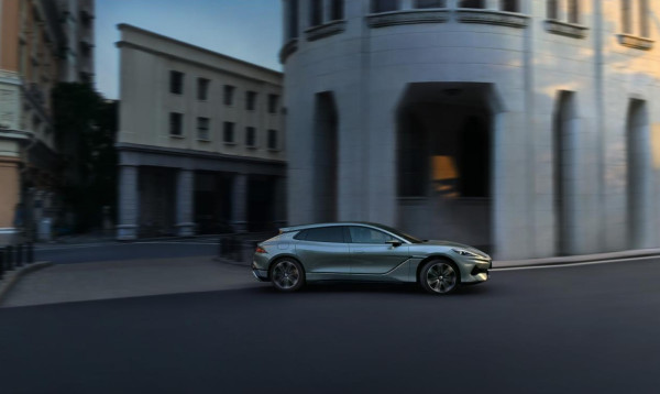 Denza Z Concept: Lahirnya Sang Predator Performa! Teknologi Suspensi Magnetik dan Steer-by-Wire Gemparkan Auto Shanghai 2025!