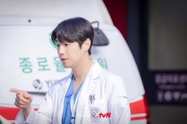 Daftar Usia dan Akun Instagram Pemain Drama Korea Resident Playbook