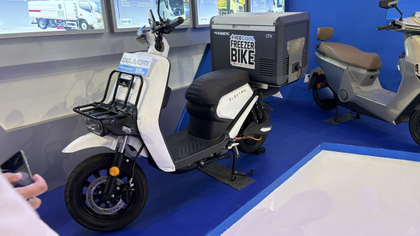 MAB Jual Motor Listrik Electro Delivery dengan Kulkas Berjalan Rp60 Juta