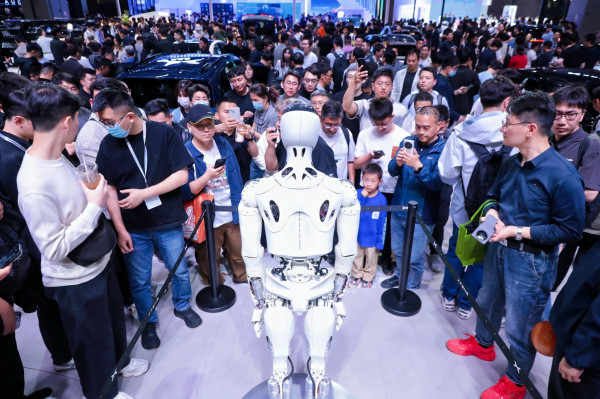 Mengenal Xpeng: Perusahaan Mobil Listrik yang Bikin Robot Humanoid, Mobil Terbang, hingga Chip AI