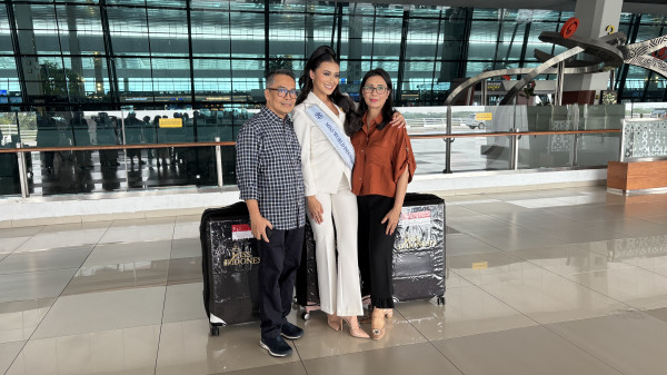 Pelukan Orang Tua Iringi Langkah Miss Indonesia 2024 Monica Kezia ke Miss World 2025