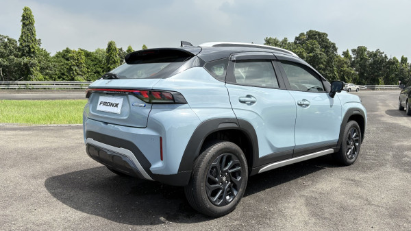 Intip Kemewahan dan Teknologi Suzuki Fronx: Sang Penantang Baru dengan Jantung Hybrid dan Perisai ADAS!
