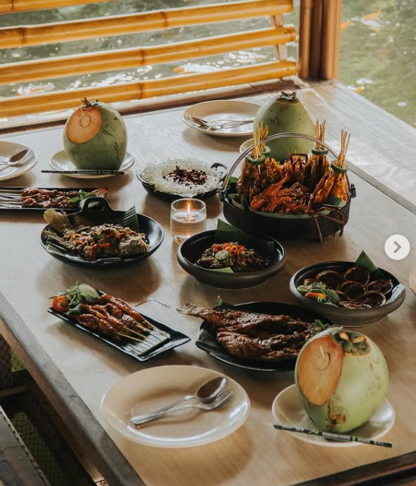 5 Kuliner Bali yang Wajib Dicoba, Ada Sambal Bakar hingga Seafood Lezat!