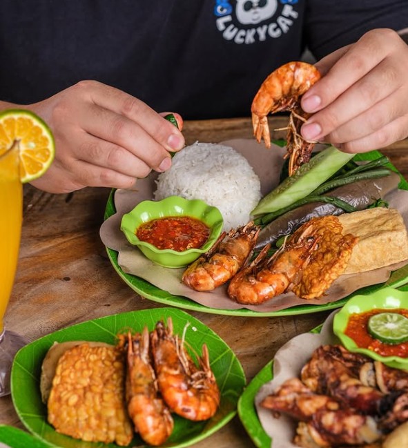 5 Kuliner Bali yang Wajib Dicoba, Ada Sambal Bakar hingga Seafood Lezat!