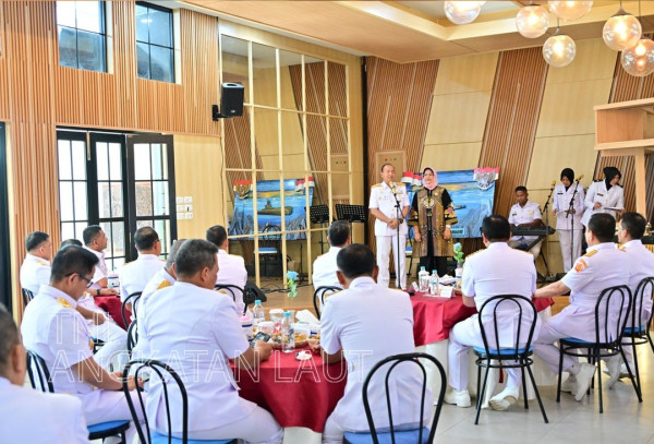 4 Perwira Tinggi TNI Angkatan Laut Naik Pangkat dan 7 Pensiun