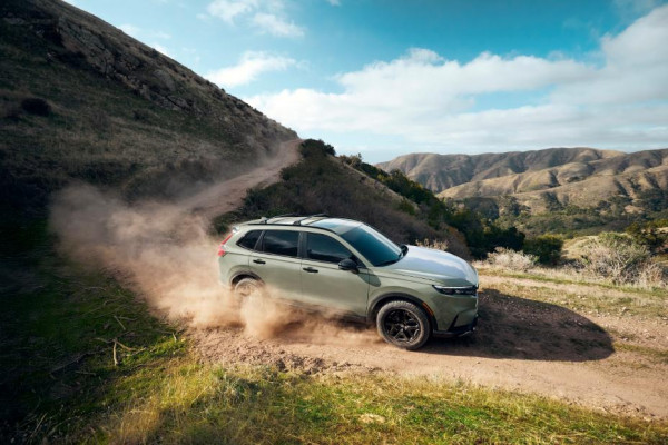 Jangan Iri Ya, Honda Loyalis Indonesia! CR-V Gagah Berani Ini Cuma Pamer Otot di Amerika!