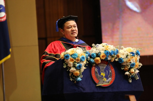 Wisuda UPH 2025: 1.921 Lulusan Diutus untuk Menjadi Pemimpin Berintegritas dan Berdampak