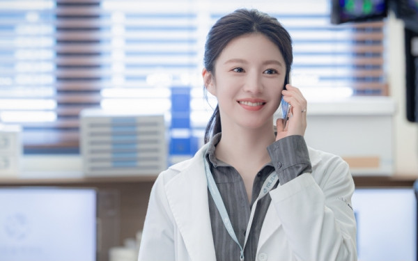 Drama Korea Resident Playbook Tamat Hari Ini, Para Pemeran Ucapkan Salam Perpisahan
